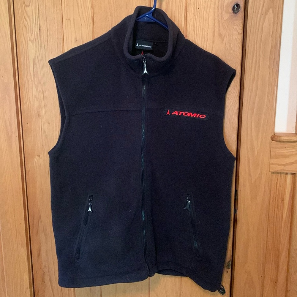 Men’s Atomic fleece vest.